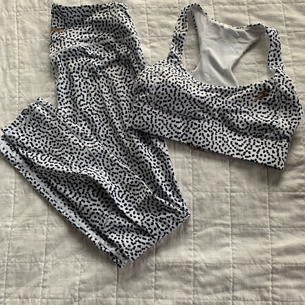 DoYouEven Speckled White polka dot bra and leggings